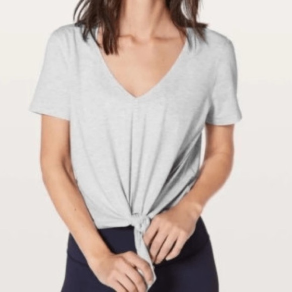 lululemon athletica Tops - lululemon athletica Women's Light Gray Short Sleeve Tee